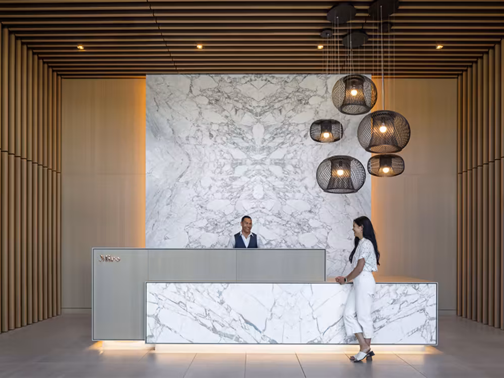 Contact desk